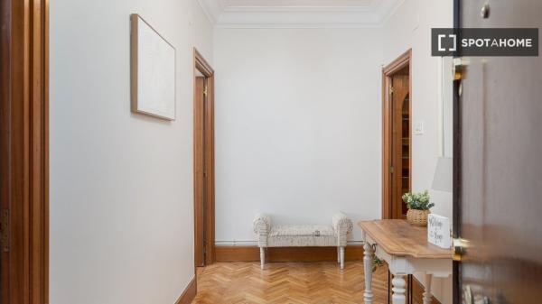 Piso de 3 habitaciones en alquiler en Gros, San Sebastián