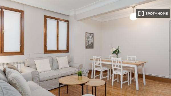 Piso de 3 habitaciones en alquiler en Gros, San Sebastián
