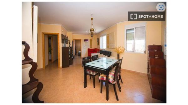 Piso en alquiler de 3 habitaciones en Carcaixent, Valencia