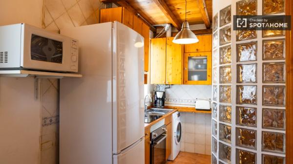 Piso de 2 dormitorios en alquiler en Berruguete, Madrid.