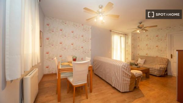 Room in shared flat in Centro-Sagrario, Granada