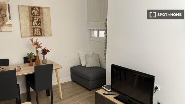 Piso de 3 dormitorios en alquiler en San Felipe, Cádiz