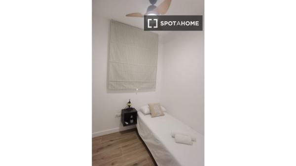 Piso de 3 dormitorios en alquiler en San Felipe, Cádiz