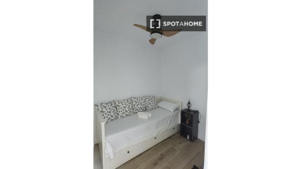 Piso de 3 dormitorios en alquiler en San Felipe, Cádiz