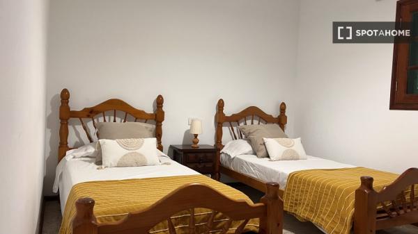 Apartamento de 2 dormitorios en alquiler en Tías, Las Palmas