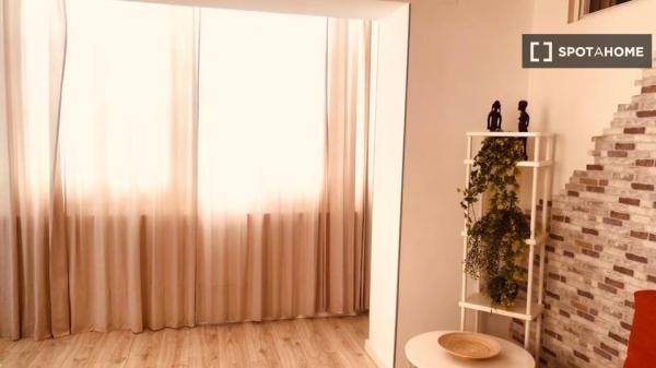 Piso de 3 dormitorios en alquiler en San Felipe, Cádiz