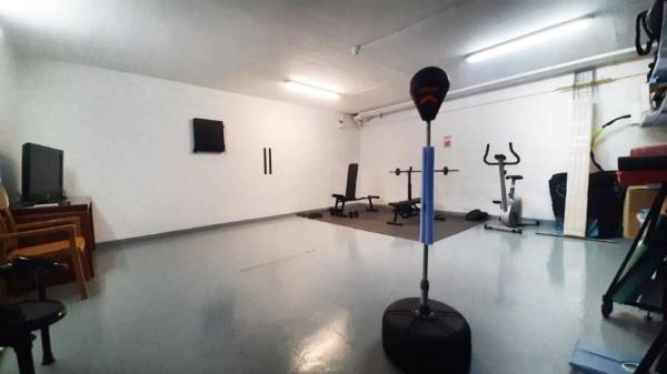 Edificio hotelero en plaza de Venus