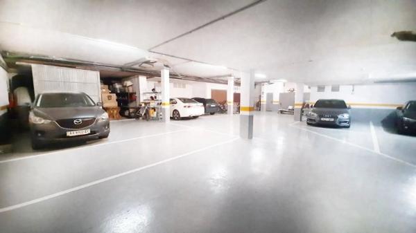 Edificio hotelero en plaza de Venus