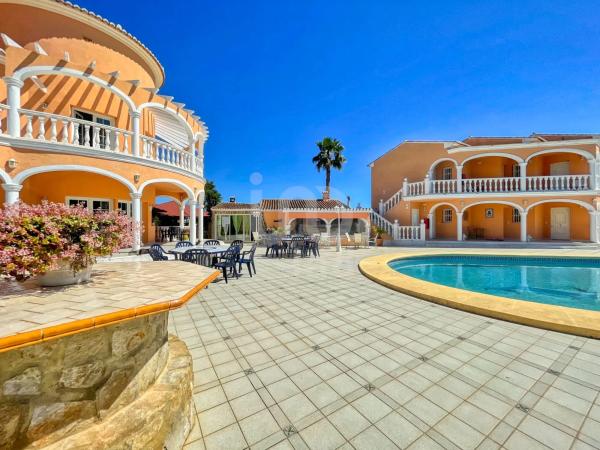 Edificio hotelero en Partida Buscarrons Cl-06a, 2