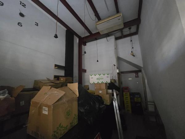 Edificio de uso mixto en calle Navas s/n