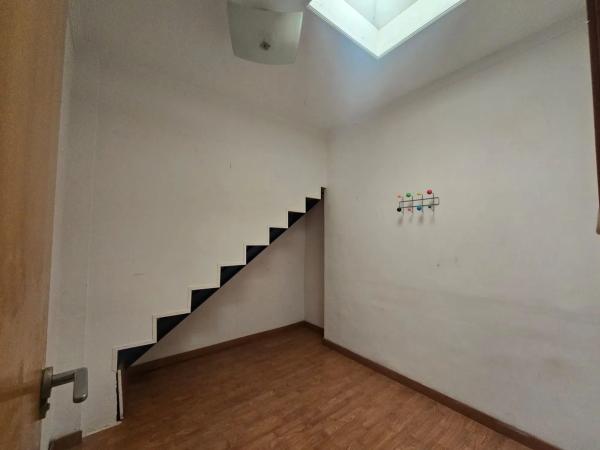 Edificio de uso mixto en calle Navas s/n