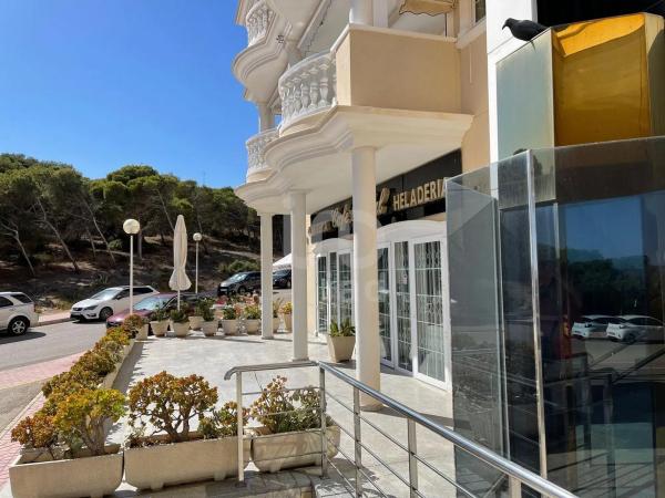 Edificio en Urbanizaciones