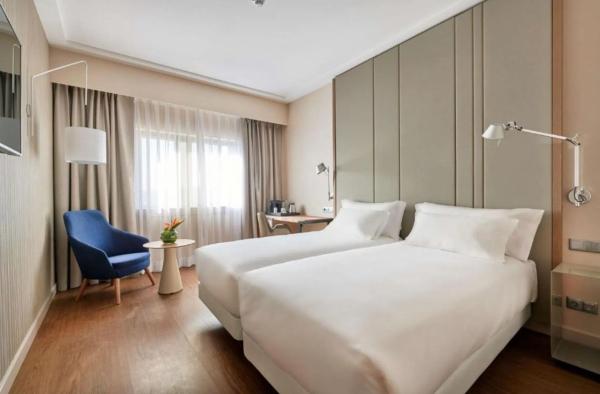 Edificio hotelero en calle les Escoles