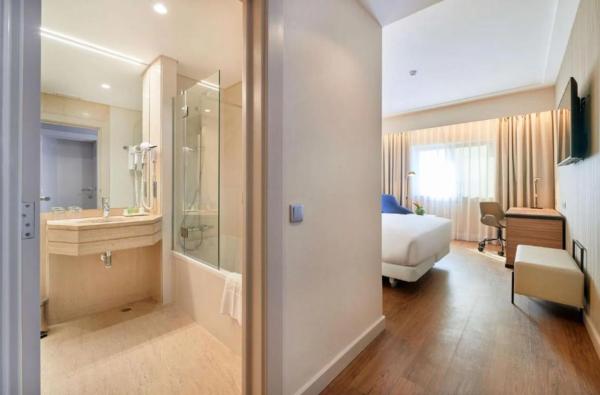 Edificio hotelero en calle les Escoles