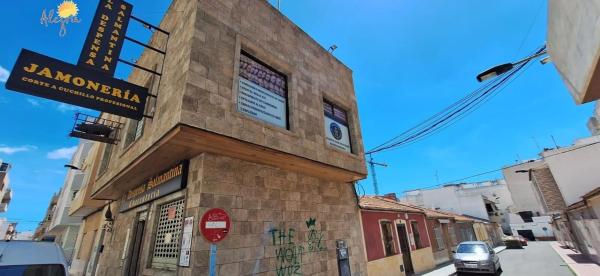 Edificio en calle de Pedro Lorca