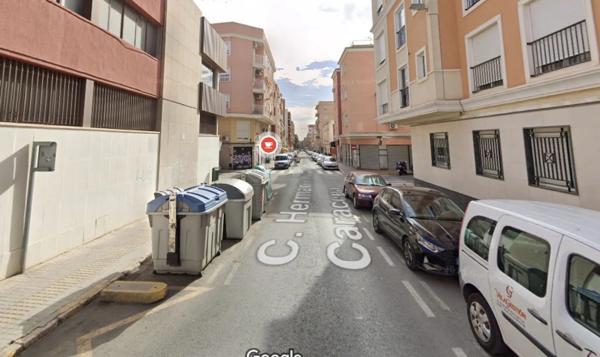 Edificio en calle Germans Navarro Caracena