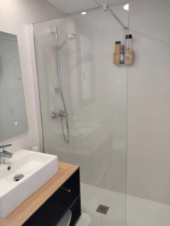 Edificio residencial en calle de Colombia, 7