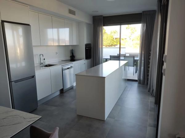 Edificio residencial en calle de Colombia, 7