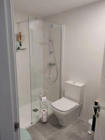 Edificio residencial en calle de Colombia, 7