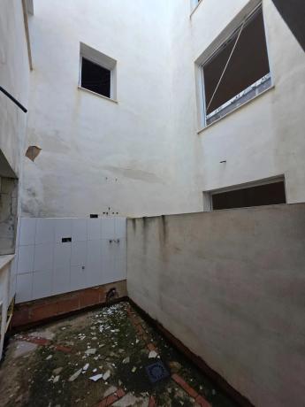 Edificio en calle de Tambor Granaderos