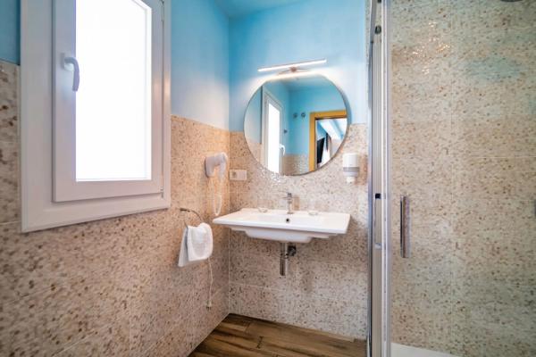 Edificio hotelero en calle Varadero