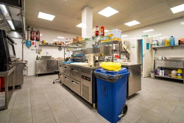 Edificio hotelero en calle Varadero