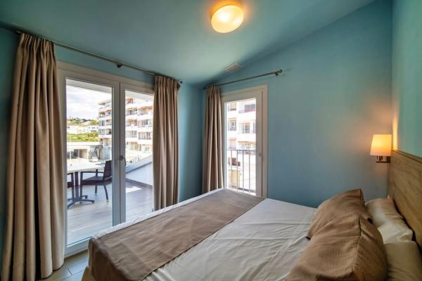 Edificio hotelero en calle Varadero