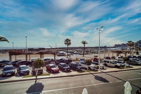 Edificio hotelero en calle Varadero