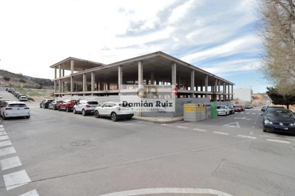 Edificio en avenida Hispanoamérica, 1