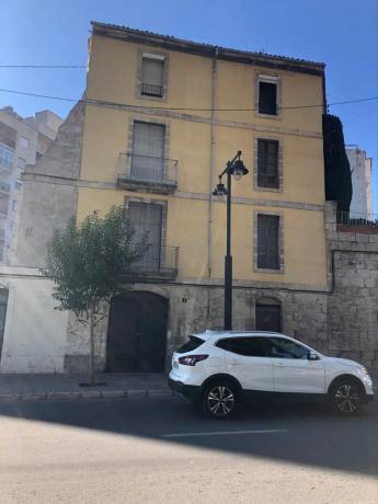 Edificio residencial en calle els Alzamora, 5