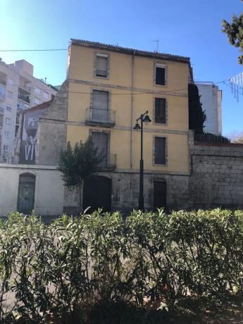 Edificio residencial en calle els Alzamora, 5
