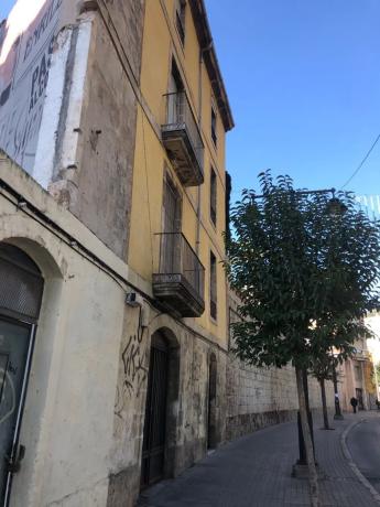 Edificio residencial en calle els Alzamora, 5