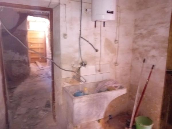 Edificio de uso mixto en avenida Constitución, 17