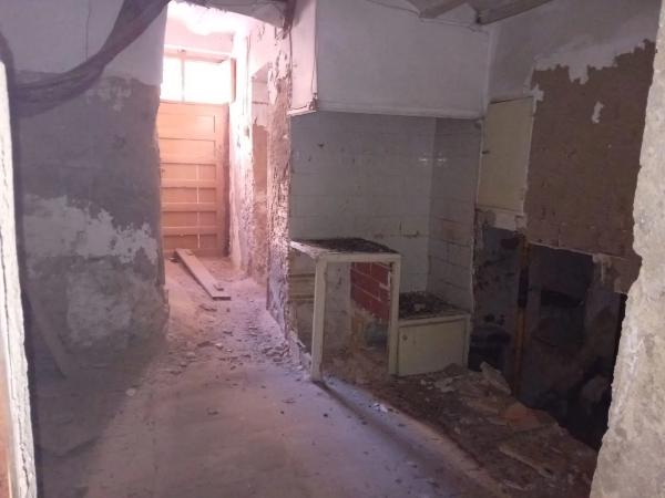 Edificio de uso mixto en avenida Constitución, 17