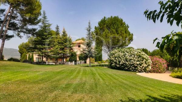 Edificio de uso mixto en alrededores de Benilloba
