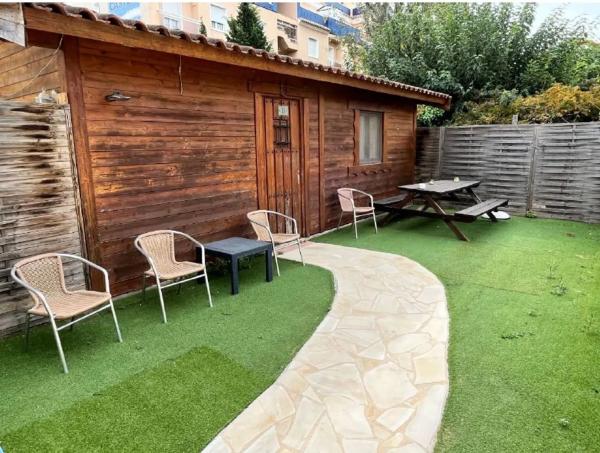 Edificio de uso mixto en calle Boga, 7