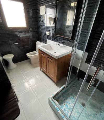 Edificio de uso mixto en calle Boga, 7