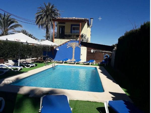 Edificio de uso mixto en calle Boga, 7