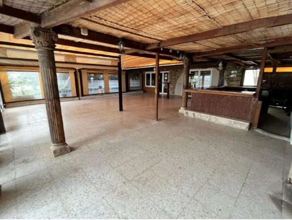 Edificio de uso mixto en calle Boga, 7