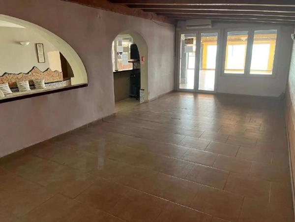 Edificio de uso mixto en calle Boga, 7