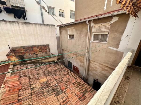 Edificio de uso mixto en calle Pegaso