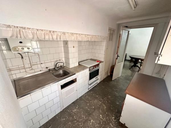 Edificio de uso mixto en calle Pegaso