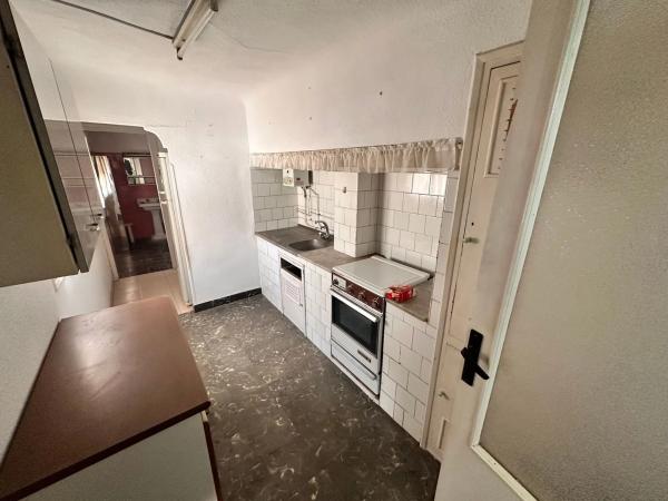 Edificio de uso mixto en calle Pegaso