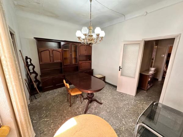 Edificio de uso mixto en calle Pegaso