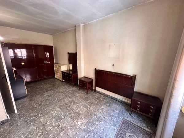 Edificio de uso mixto en calle Pegaso