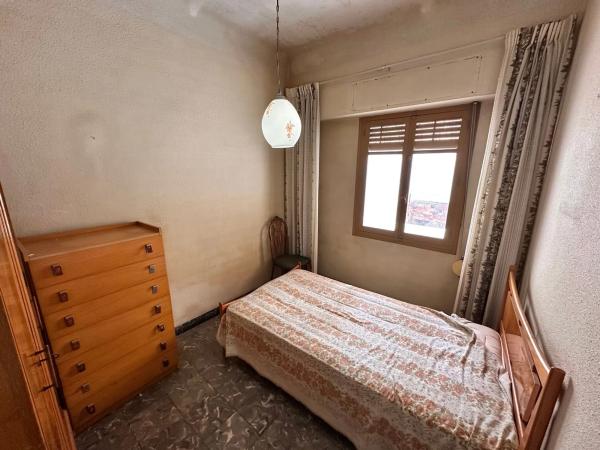 Edificio de uso mixto en calle Pegaso