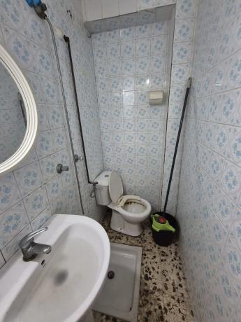 Edificio de uso mixto en calle Larramendi