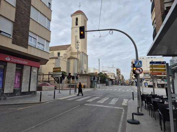 Edificio de uso mixto en calle Larramendi