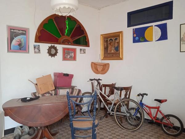 Edificio de uso mixto en calle Mare de Déu de l'Orito