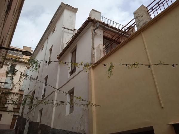 Edificio de uso mixto en calle Mare de Déu de l'Orito